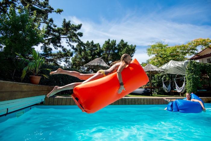 Hamace si balansoare Lazy Bag – Sac gonflabil usor de umflat si transportat